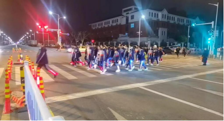 豐上智能斑馬線預警系統守護鄭州樹人中學師生安全